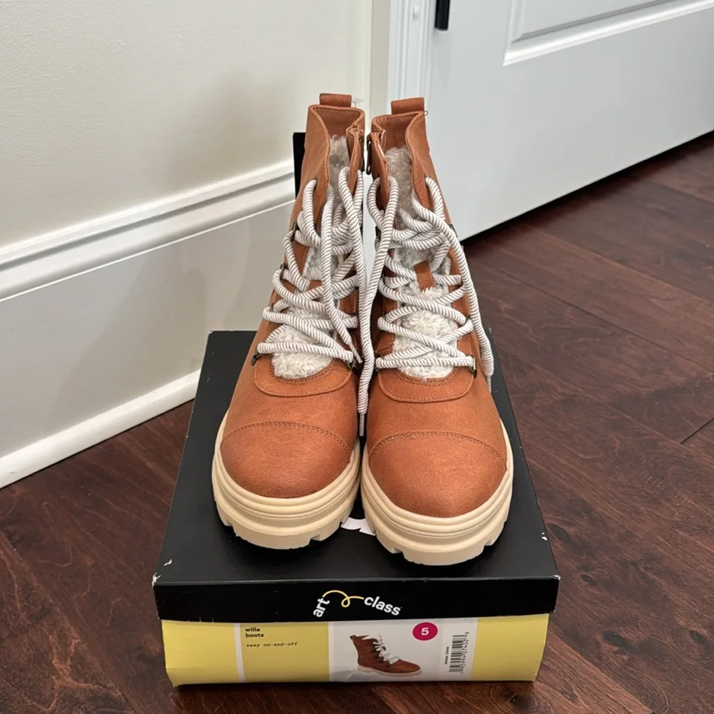 NEW Girls Platform Winter Boots Sherpa Accents, Super Warm, girls size 5 - Picture 4 of 10